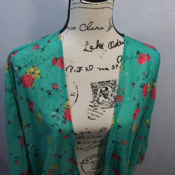 Charming Charlie Chiffon Shrug Green Floral Cardigan Size Small - Picture 5 of 9